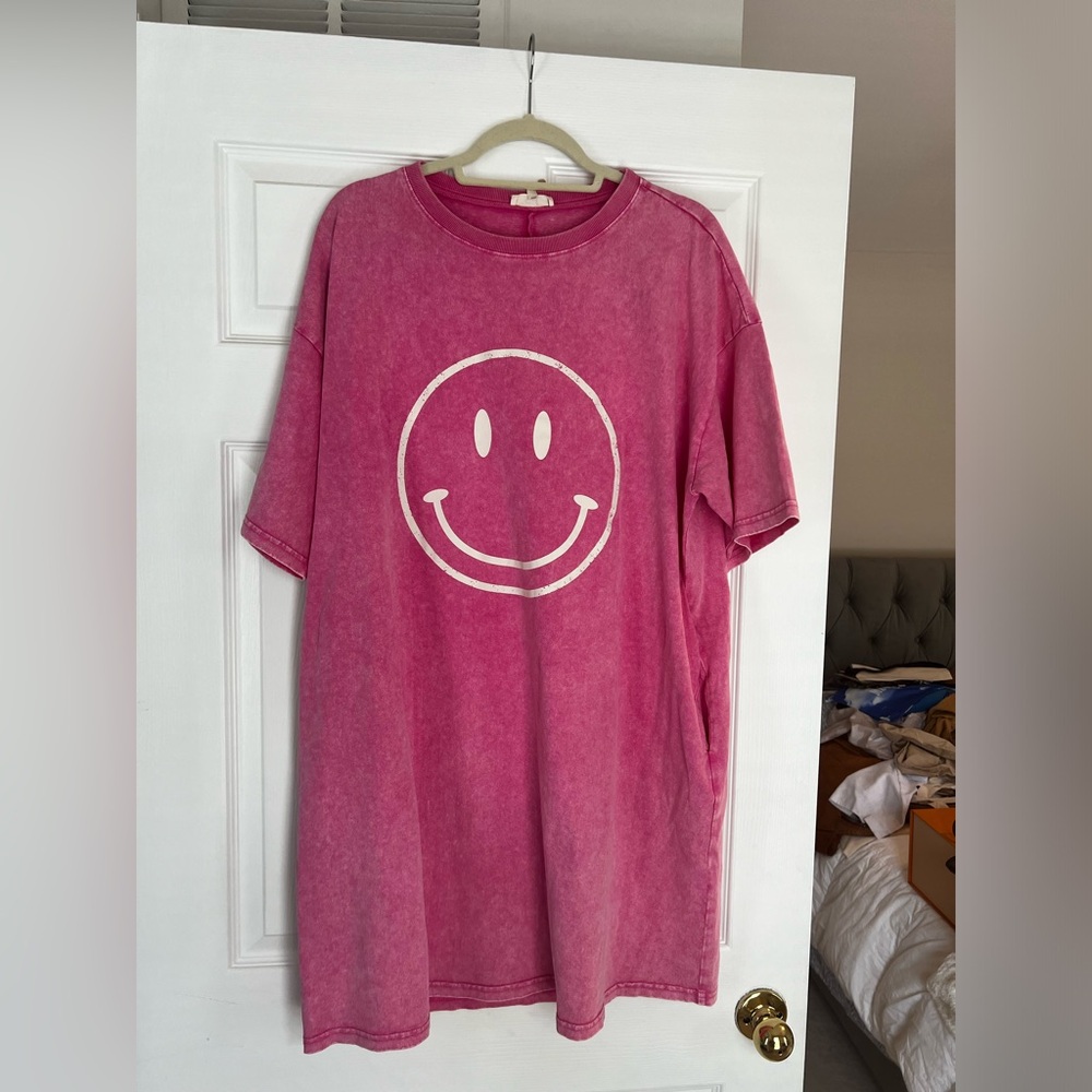 Easel oversized smiley face tshirt dress